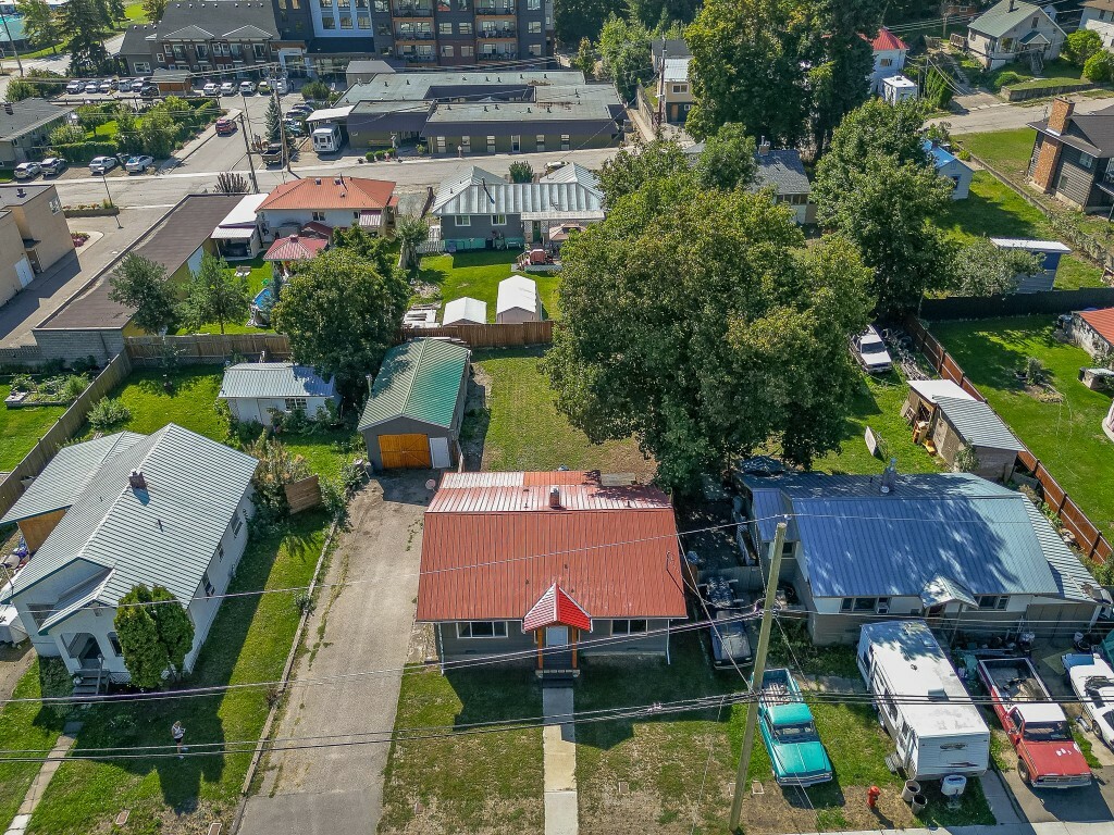 Photo de la propriété:  712 Hubert Avenue  BC V0E 1V0 