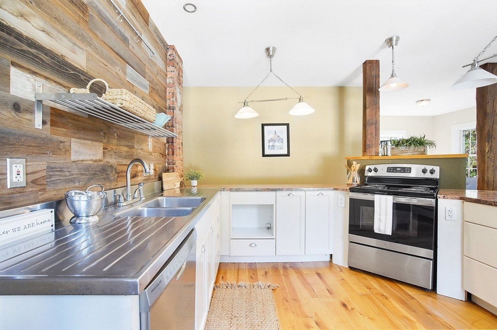 Property Photo:  137 Main St C  MA 01039 