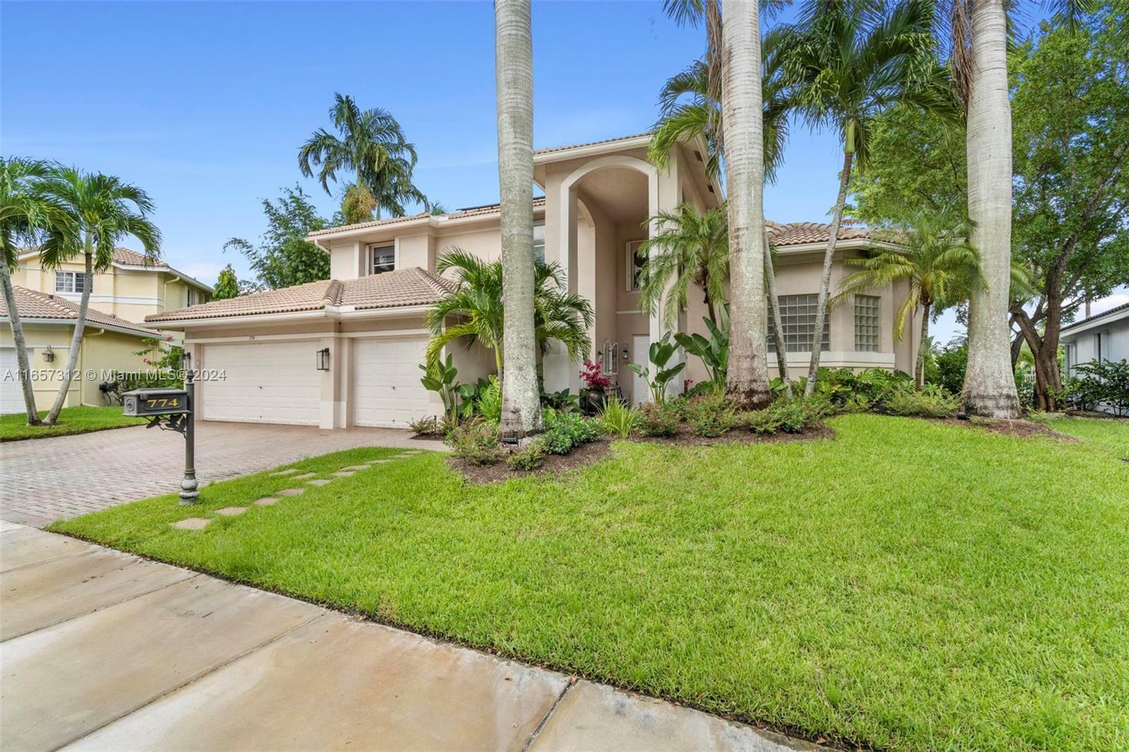 Property Photo:  774 Regal Cove Rd  FL 33327 