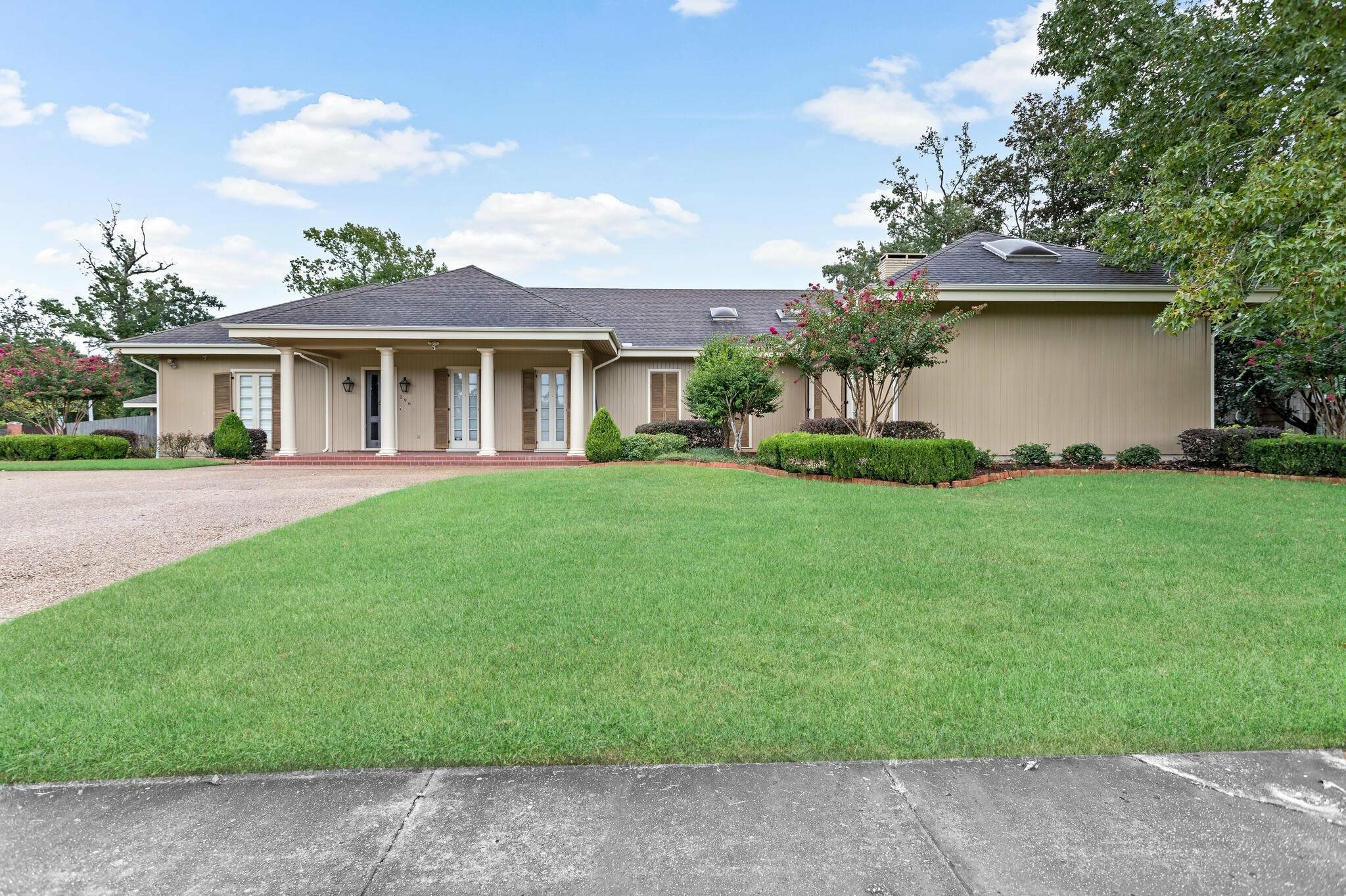 Property Photo:  296 Ridgeland St  TX 77706 