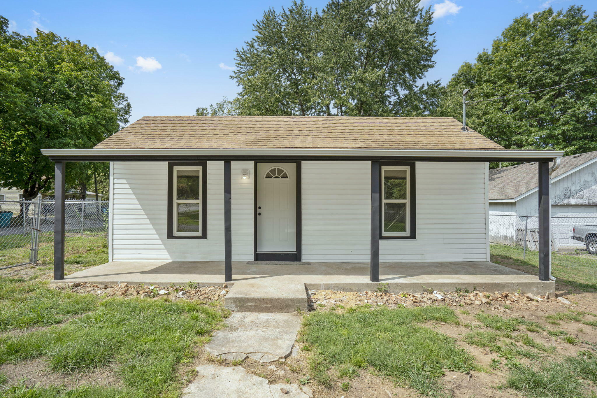 Property Photo:  2041 N Albertha Avenue  MO 65803 