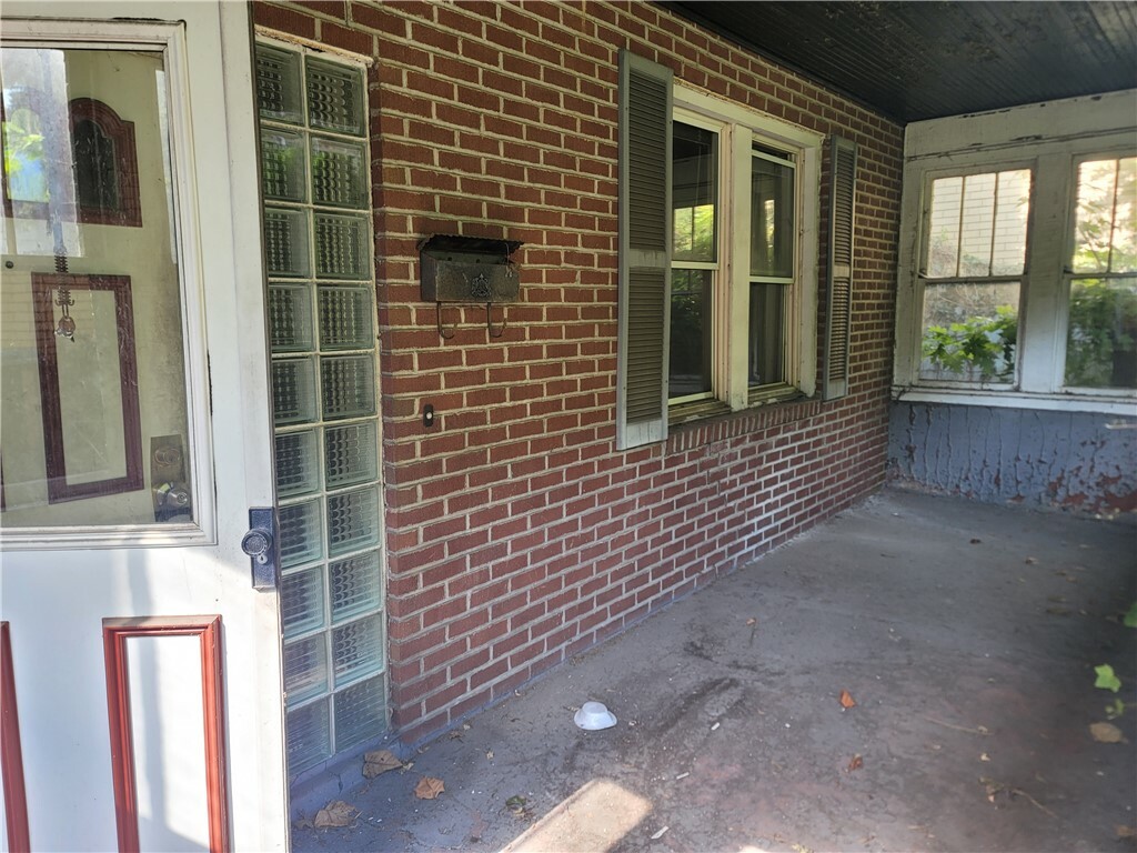 Property Photo:  2726 Woodstock Ave  PA 15218 