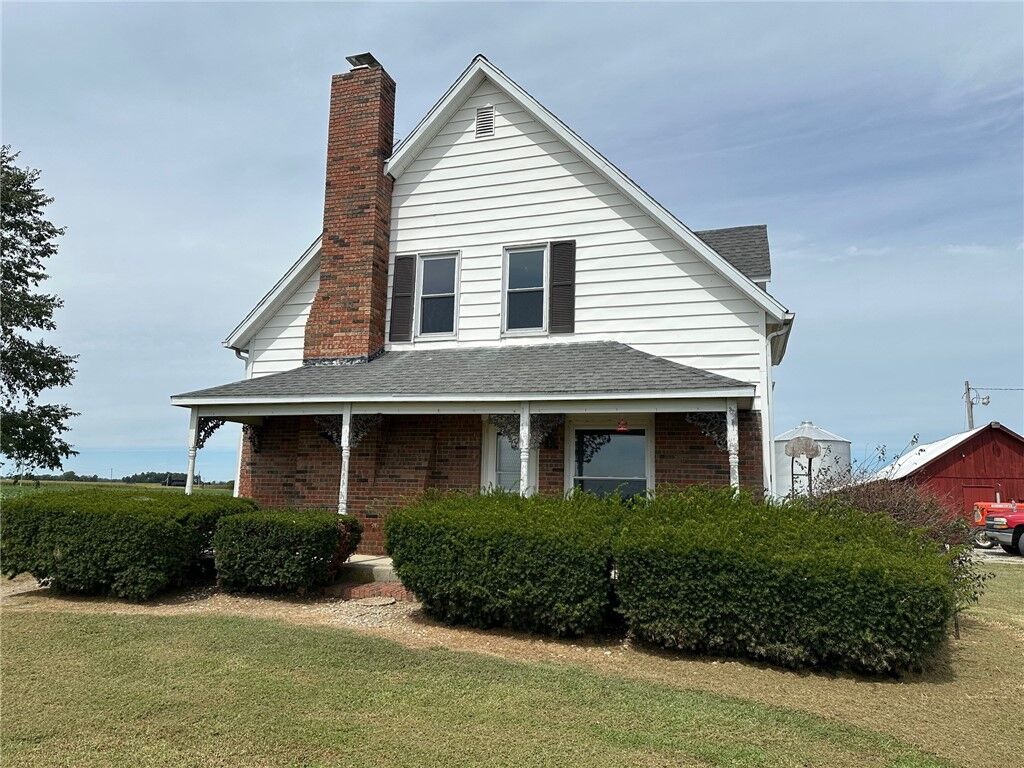 Property Photo:  21612 E 200th Avenue  IL 62424 