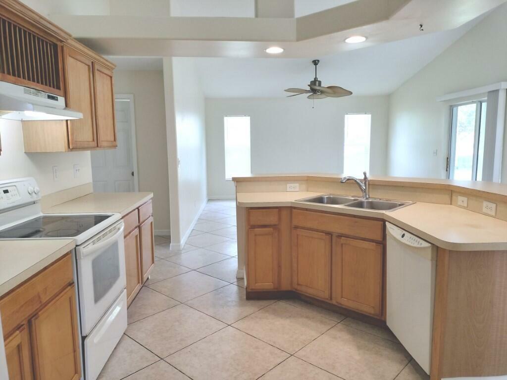 Property Photo:  135 SW Majestic Terrace  FL 34984 