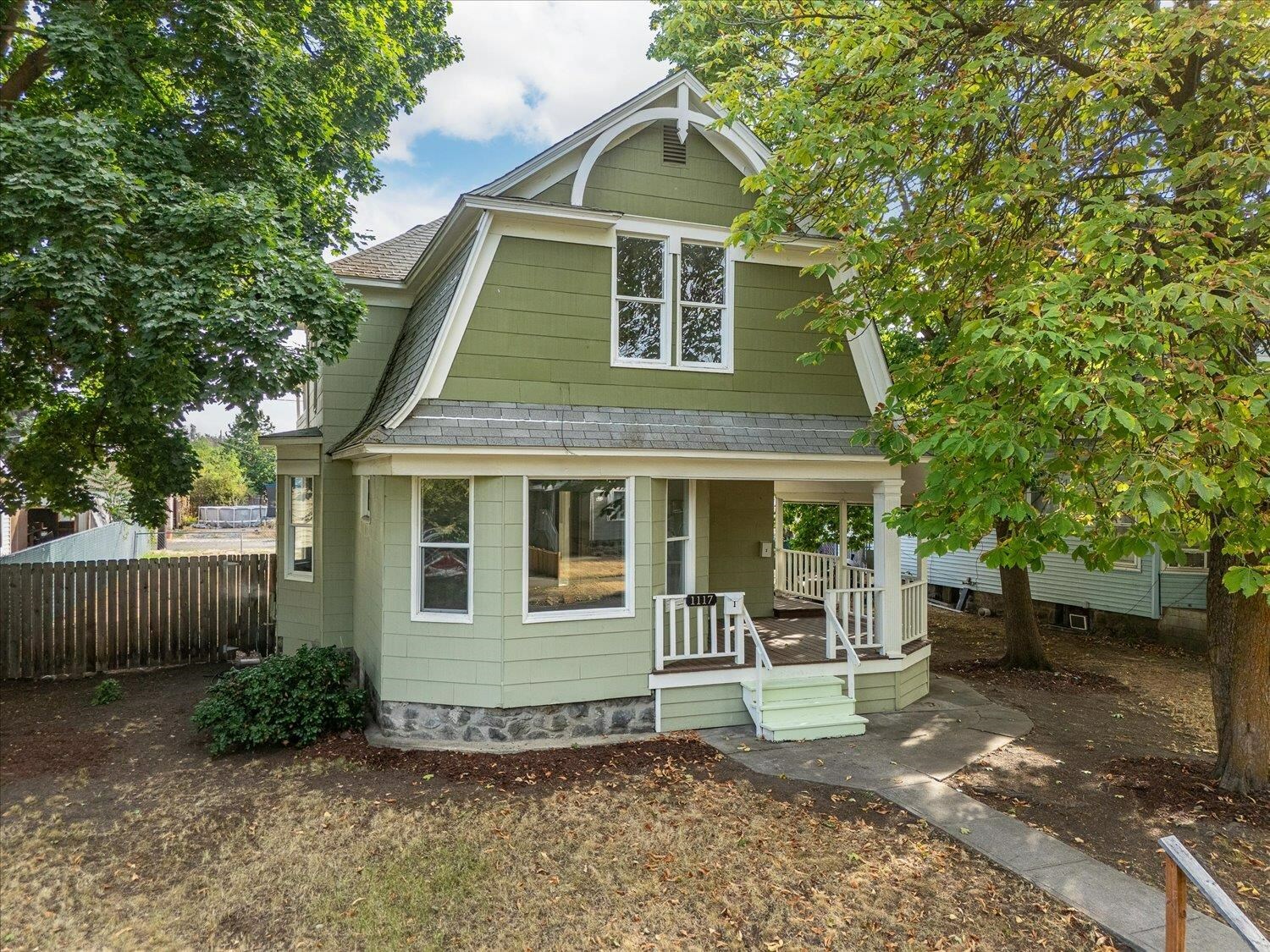 Property Photo:  1117 W Spofford Ave  WA 99205 