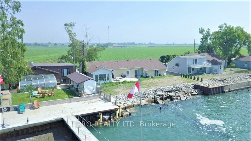 Property Photo:  18042 Erie Shore Dr  ON N0P 1A0 