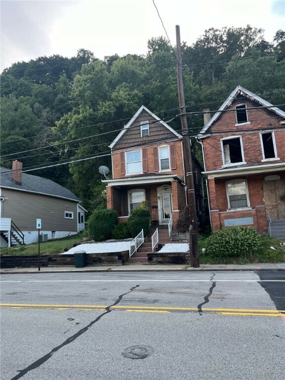 Property Photo:  227 Freeport  PA 15030 