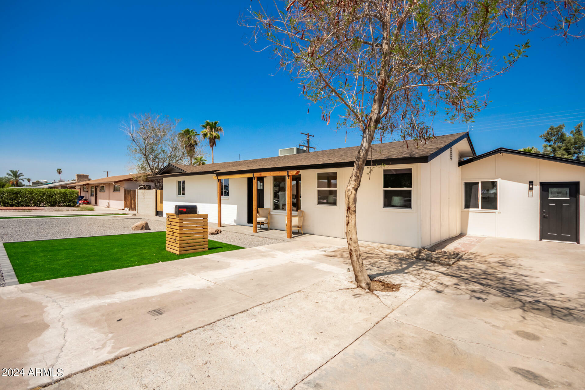 Property Photo:  2056 E Orange Street  AZ 85281 