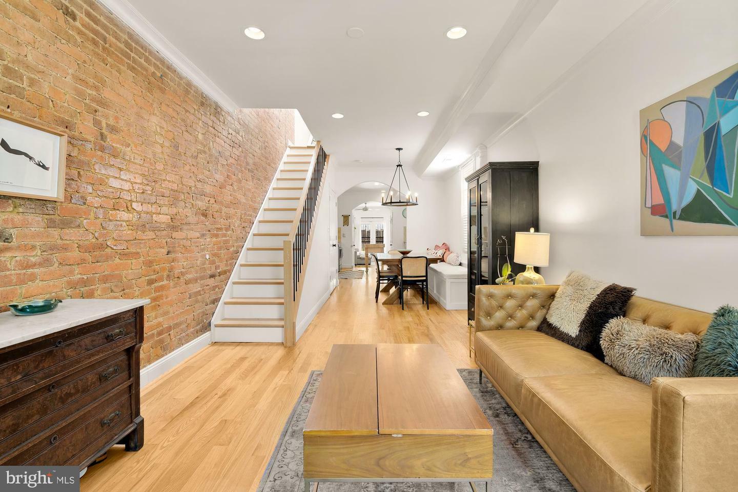 Property Photo:  903 8th Street NE  DC 20002 