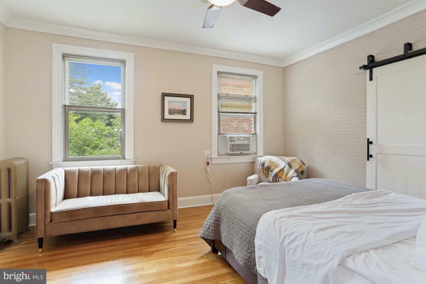 Property Photo:  105 6th Street SE 201  DC 20003 