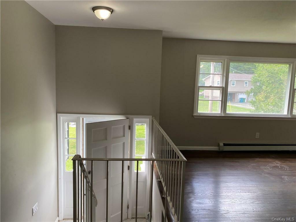 Property Photo:  104 Sutton Park Road  NY 12603 