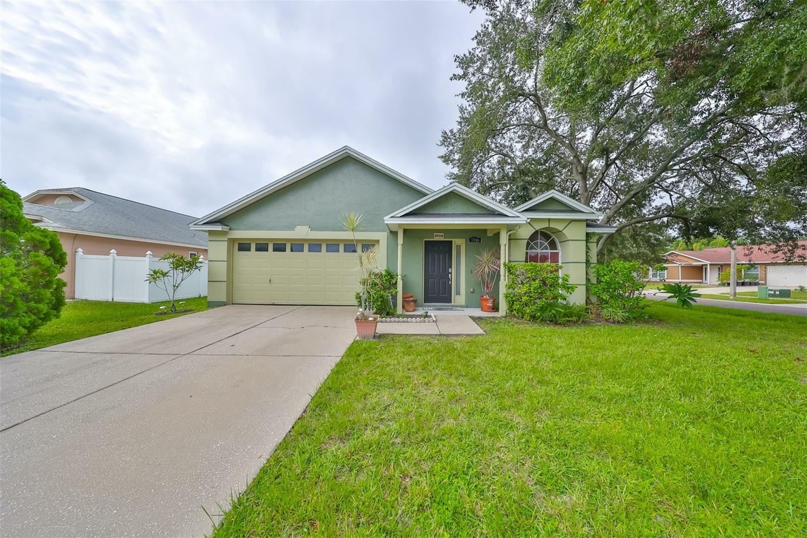 Property Photo:  5916 Button Quail Court  FL 33624 