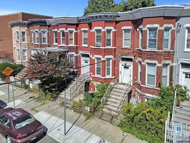 Property Photo:  64 Oak Street  NJ 07304 