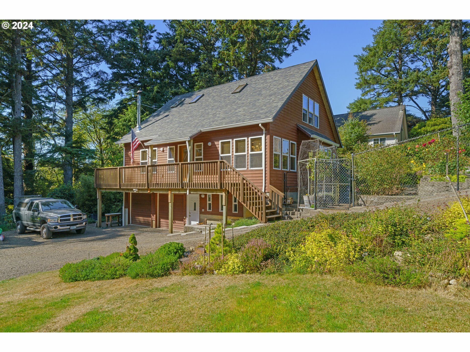 Property Photo: 5840 8th St OR 97141