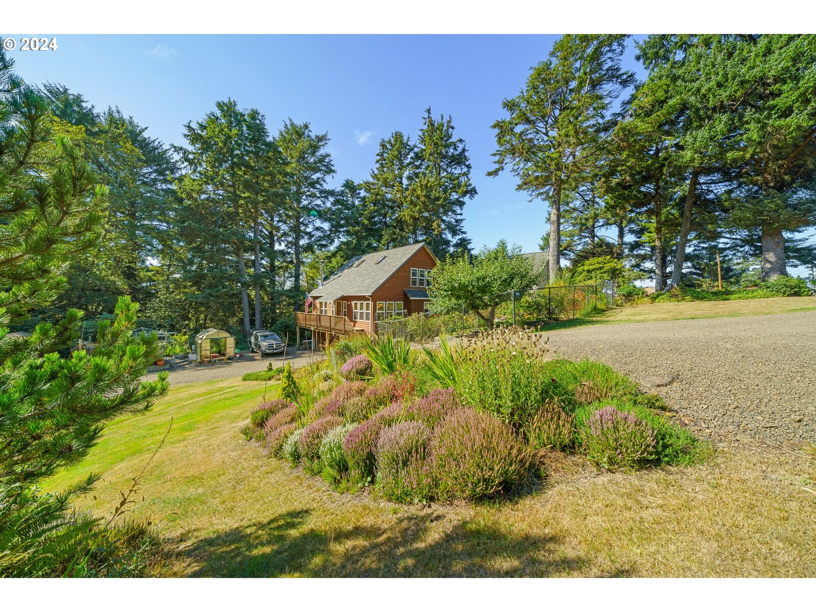 Property Photo:  5840 8th St  OR 97141 
