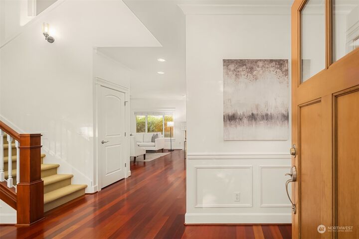 Property Photo:  10930 103rd Avenue NE  WA 98033 