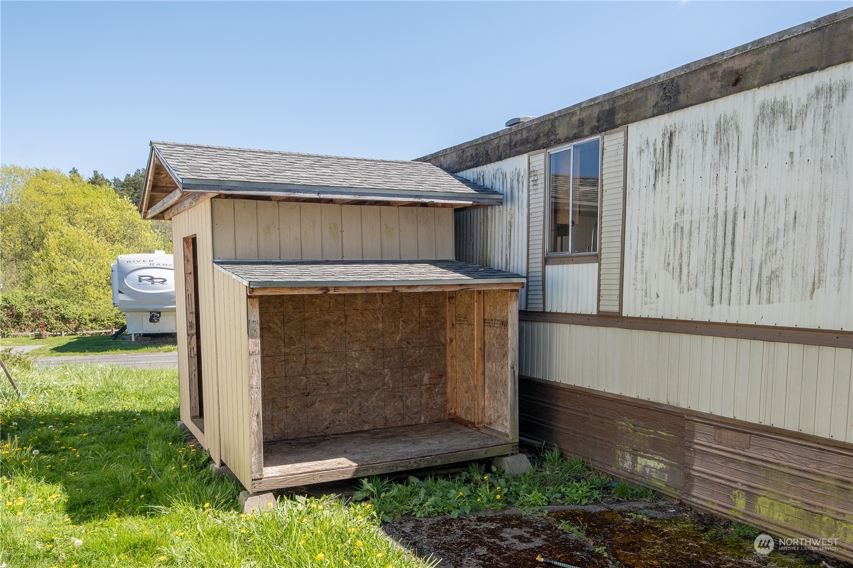 Property Photo:  1320 N Oak Harbor Street 140  WA 98277 