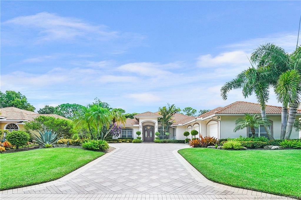 Property Photo:  1572 SE Cypress Glen Way  FL 34997 