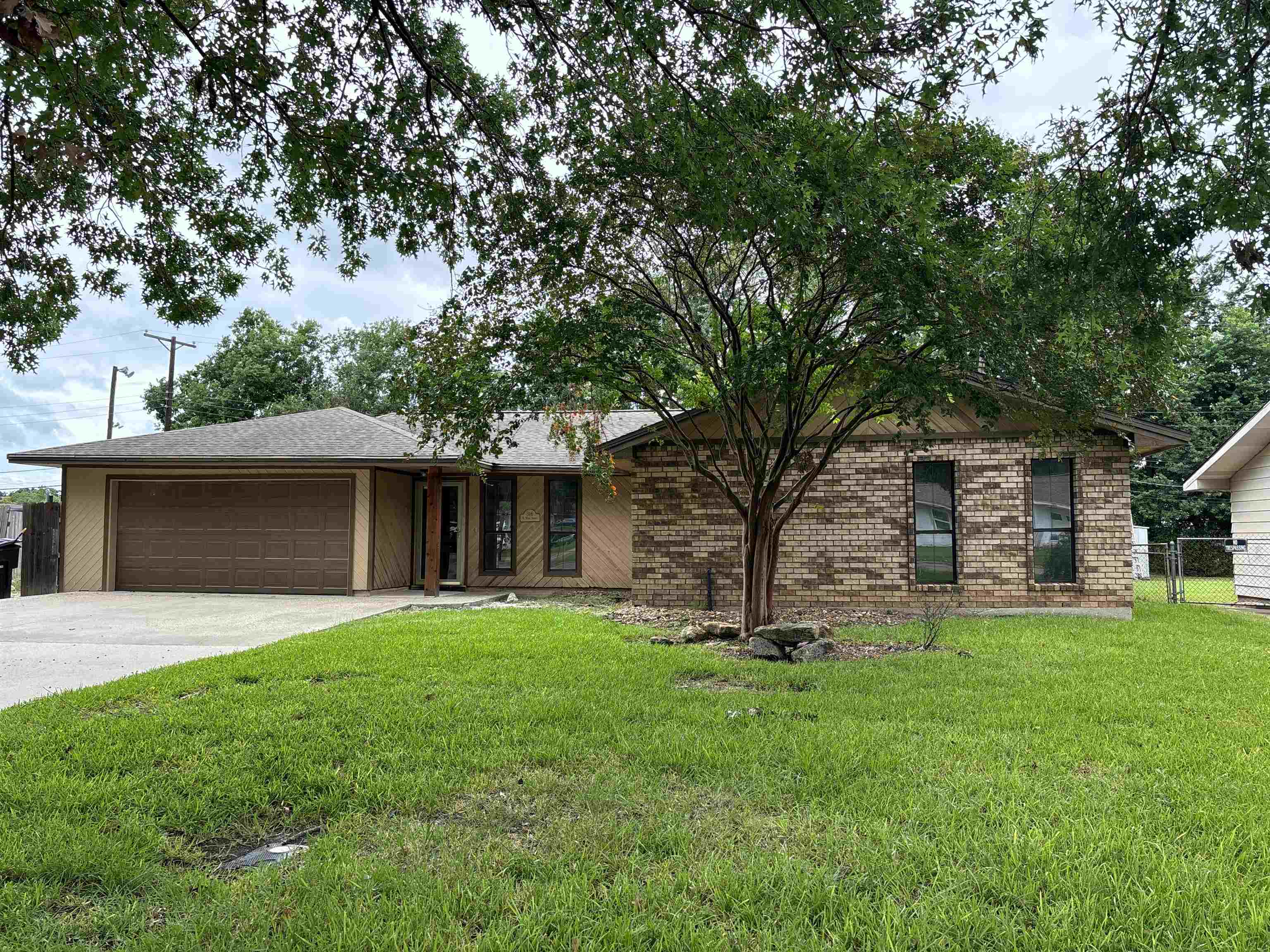 Property Photo:  316 N 30th St  TX 77627 