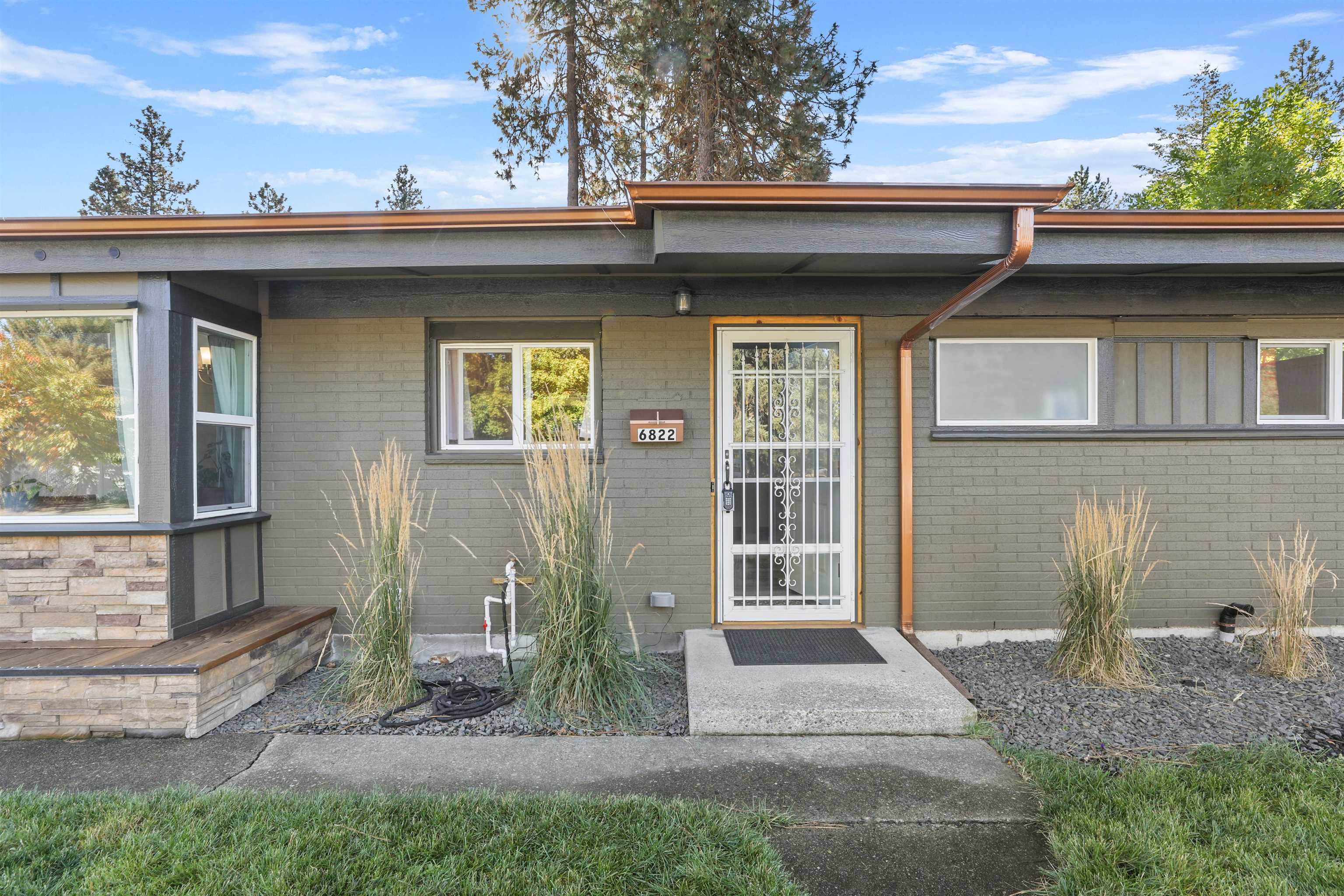 Property Photo:  6822 N Stevens St  WA 99208 