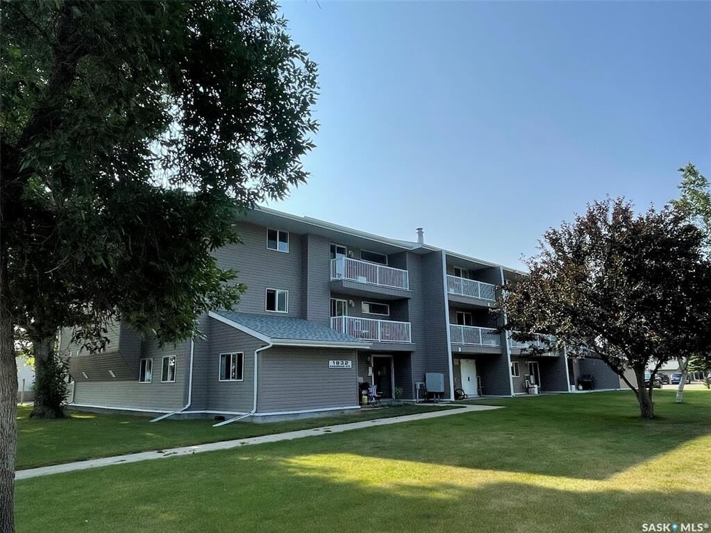 Photo de la propriété: 1832 Eaglesham Avenue 301 SK S4H 3A8