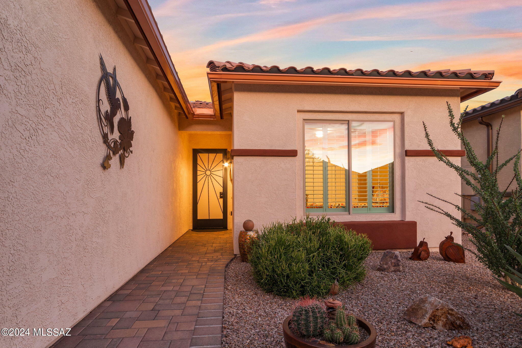 Property Photo:  806 N Camino Colina Del Pino  AZ 85614 