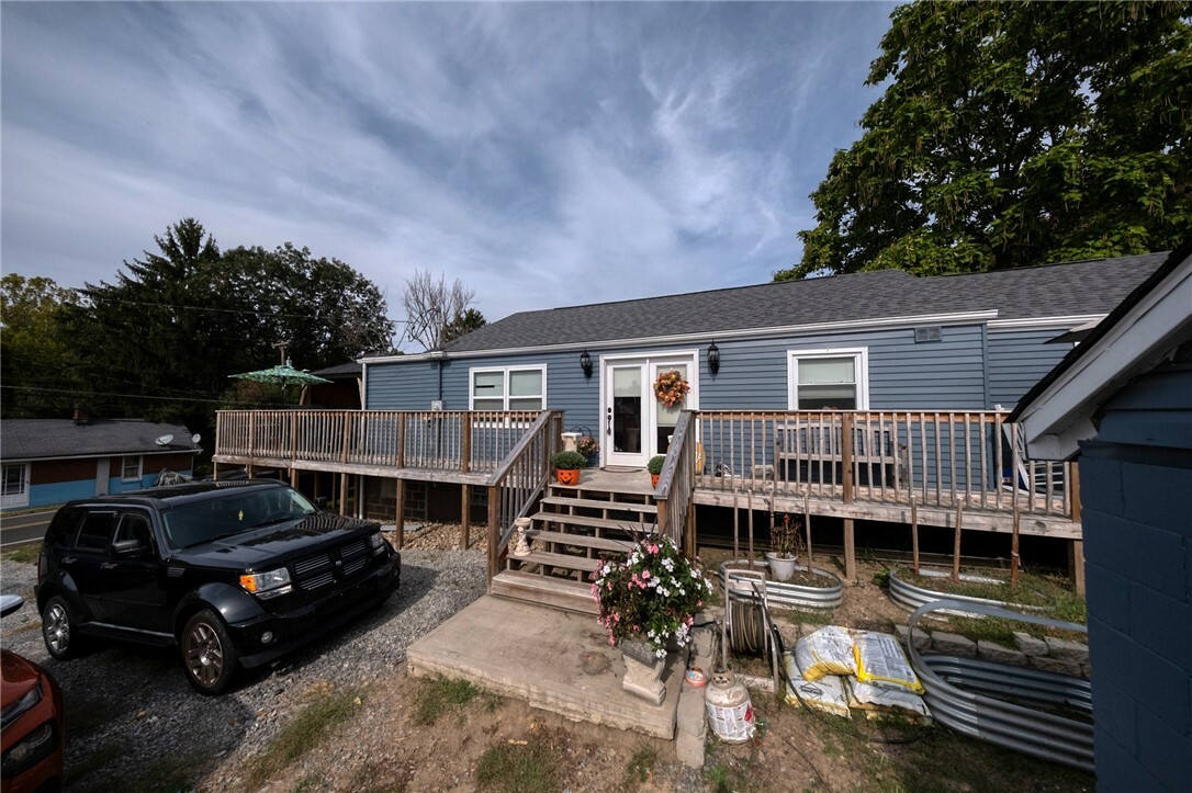 Property Photo:  22 Cross Creek Rd  PA 15312 