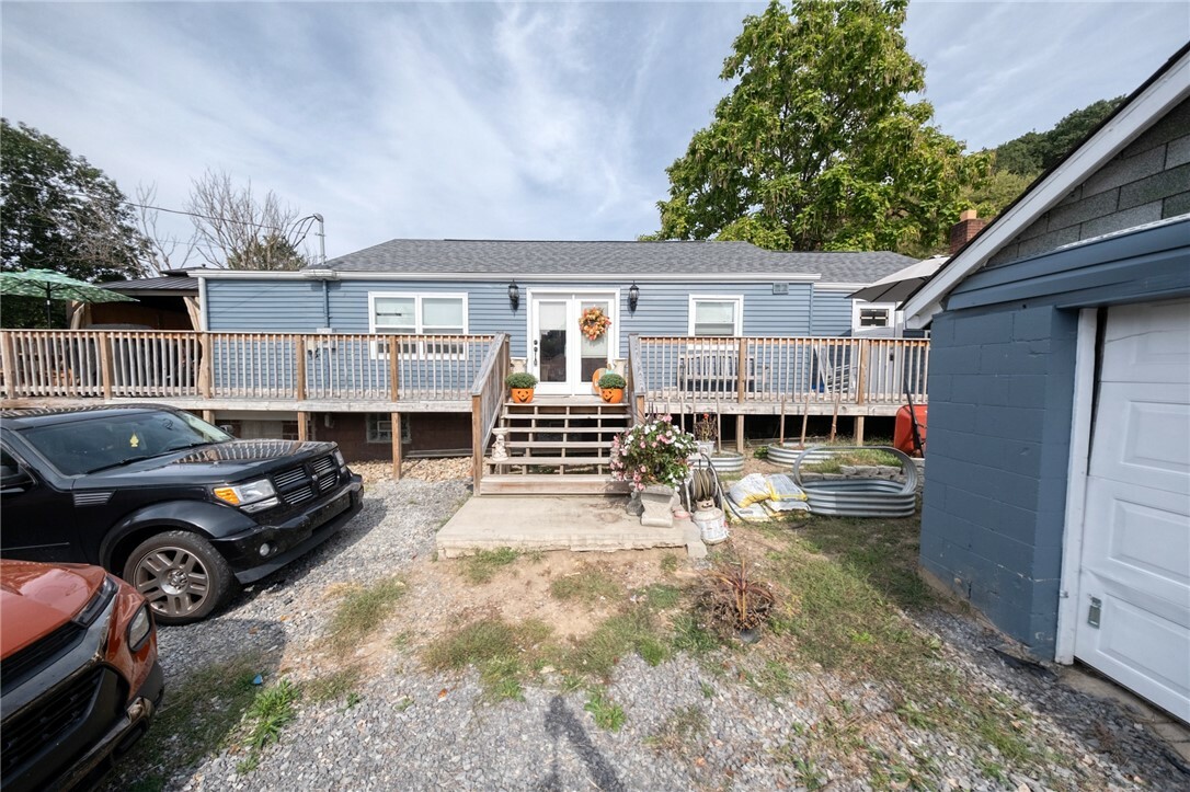 Property Photo: 22 Cross Creek Rd PA 15312