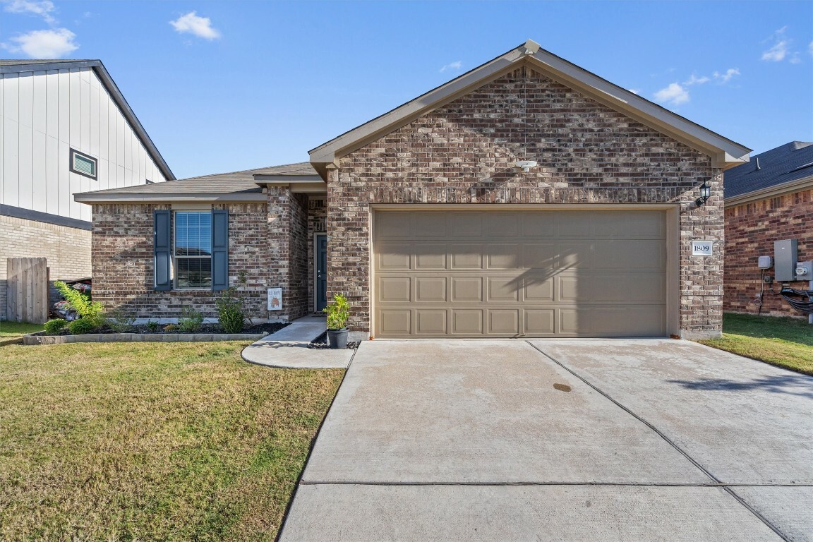 1809 T H Johnson Drive  Taylor TX 76574 photo