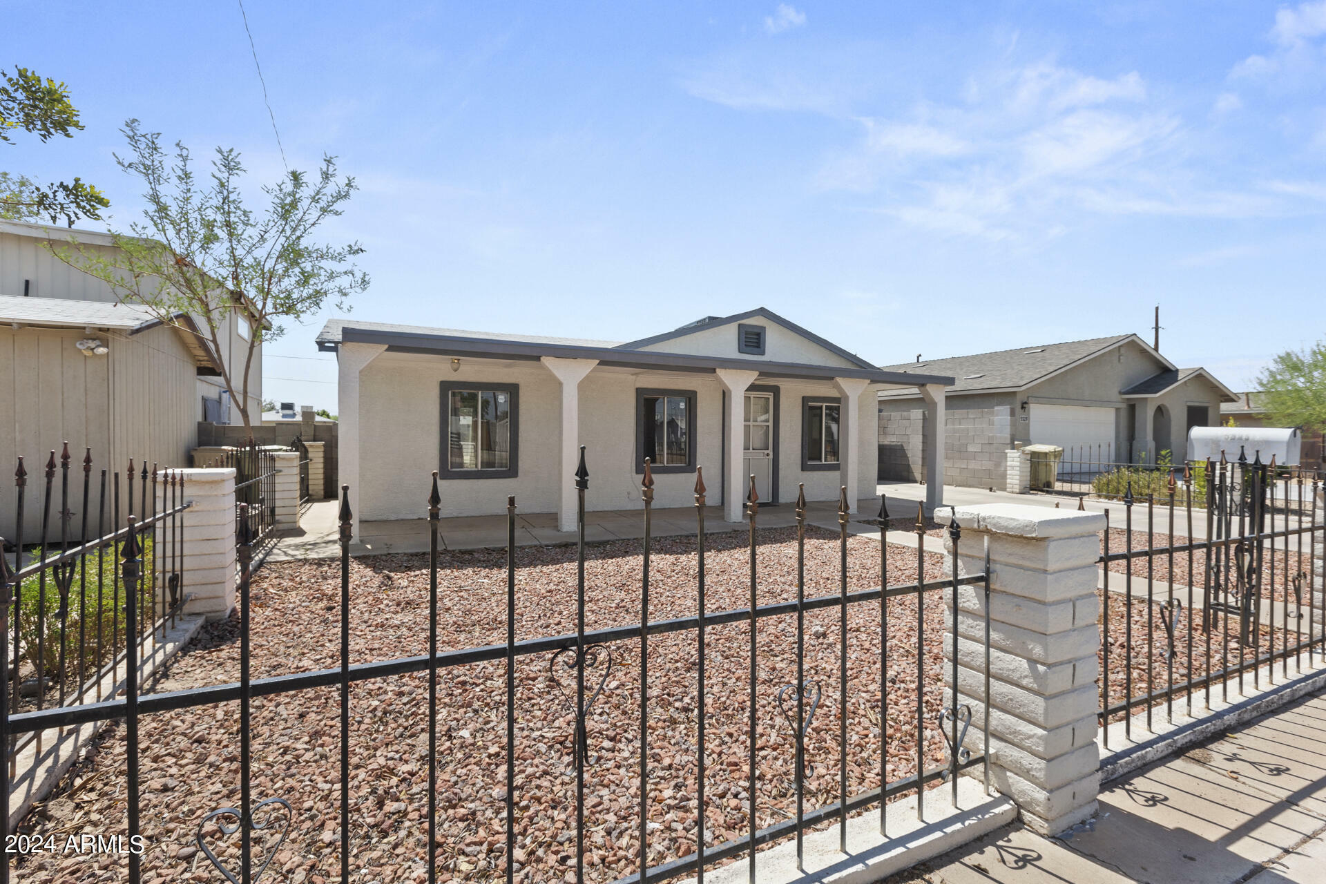 Property Photo: 5325 W Gardenia Avenue AZ 85301