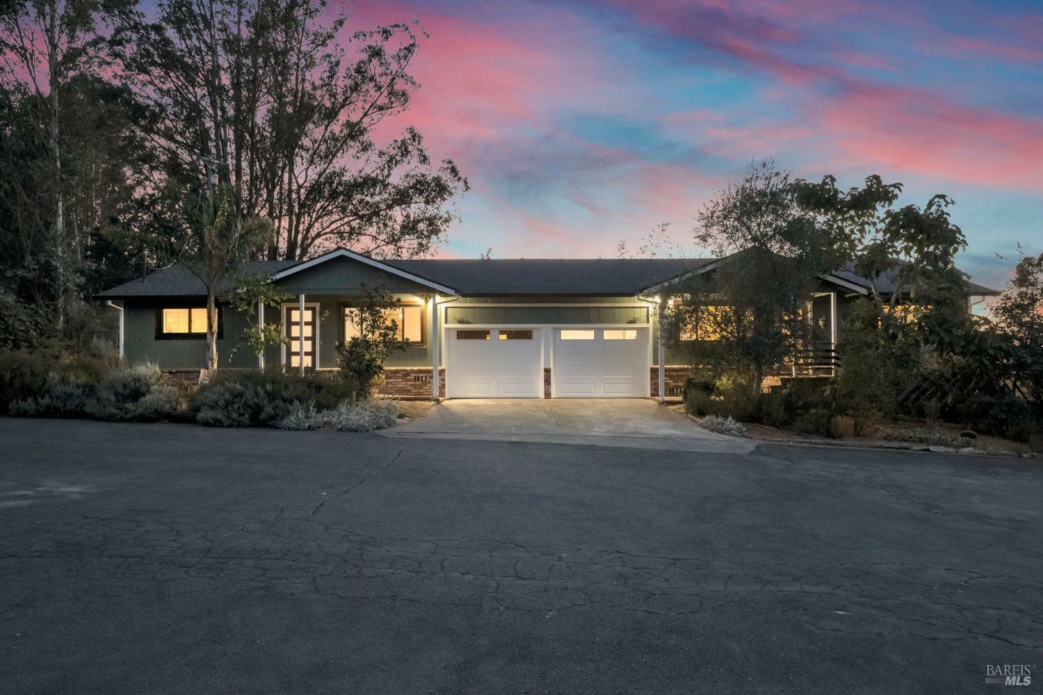 Property Photo:  909 911 W Sierra Avenue  CA 94931 