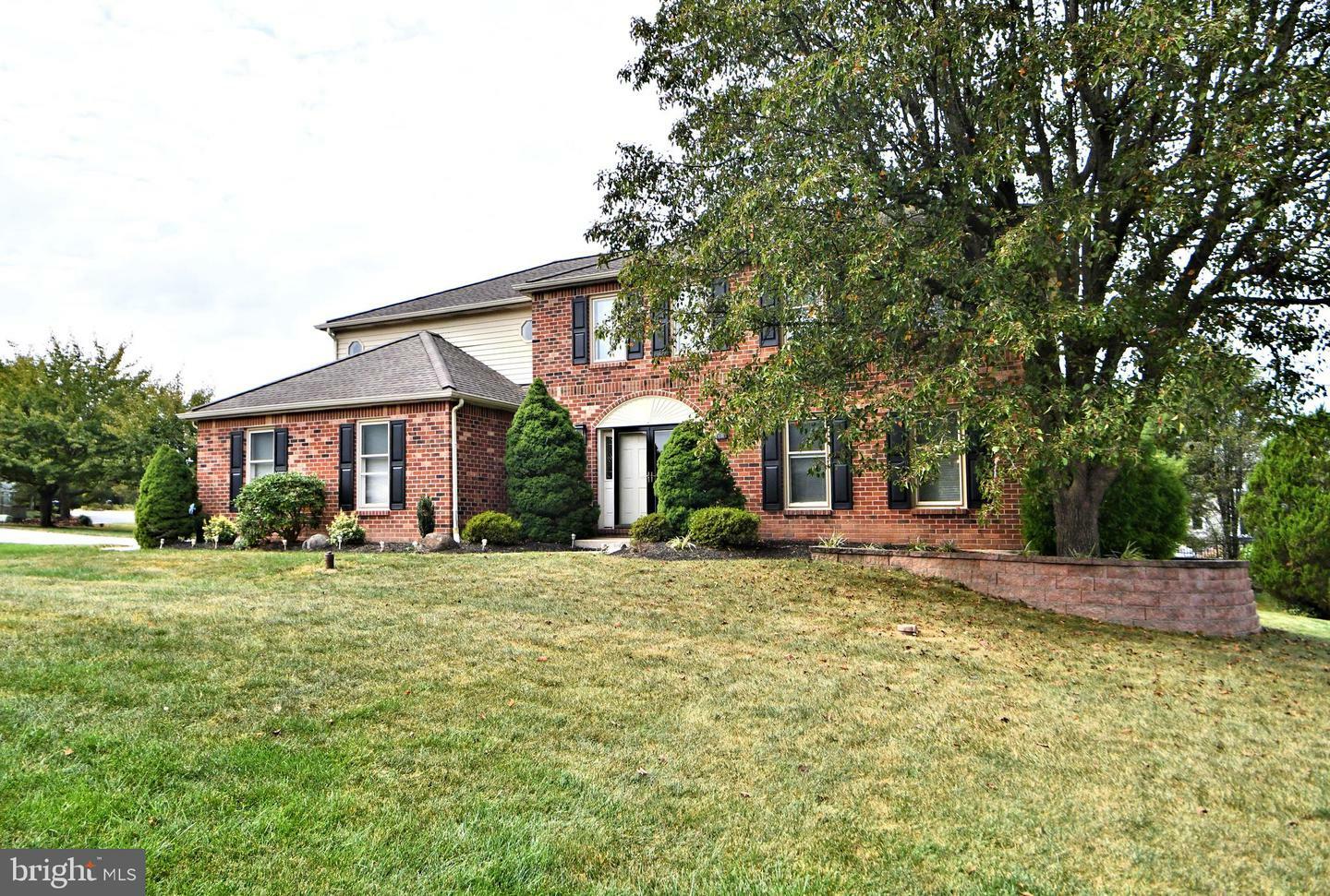 Property Photo:  60 Hawk Court  PA 19525 