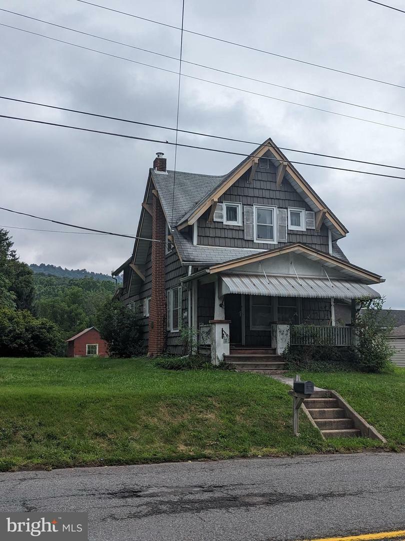 Property Photo:  707 Valley Street  PA 17053 