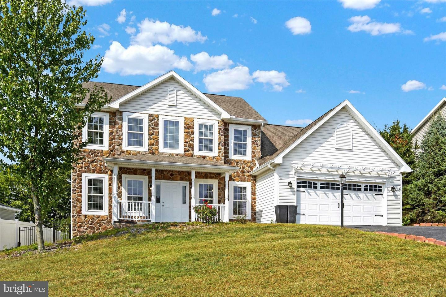 Property Photo:  35 West View  PA 17013 