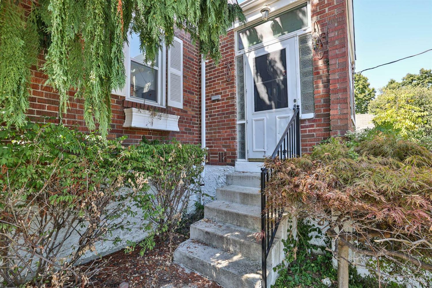 Property Photo:  1637 Tuxworth Avenue  OH 45238 