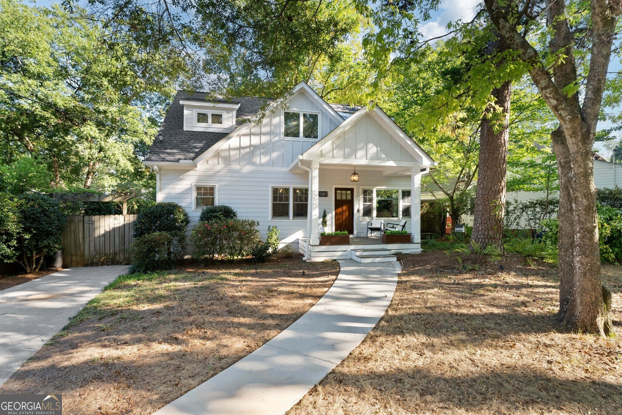 Property Photo:  1387 Woodland Hills Drive NE  GA 30324 