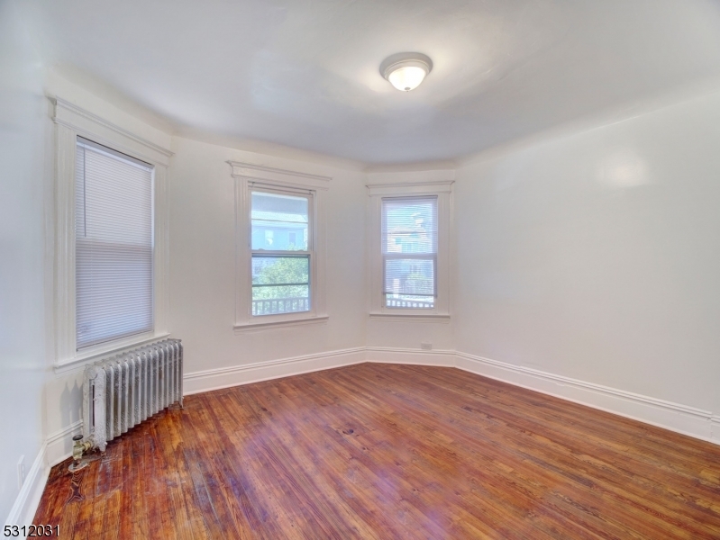 Property Photo:  184 Hollywood Ave 1  NJ 07018 