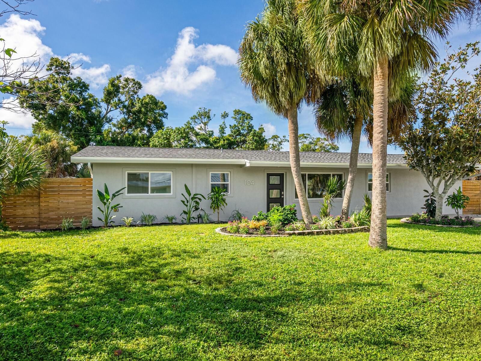 Property Photo:  104 Alba Street E  FL 34285 