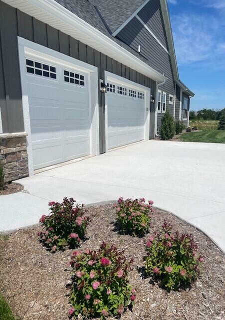 Property Photo:  1748 N River Cir  WI 53217 