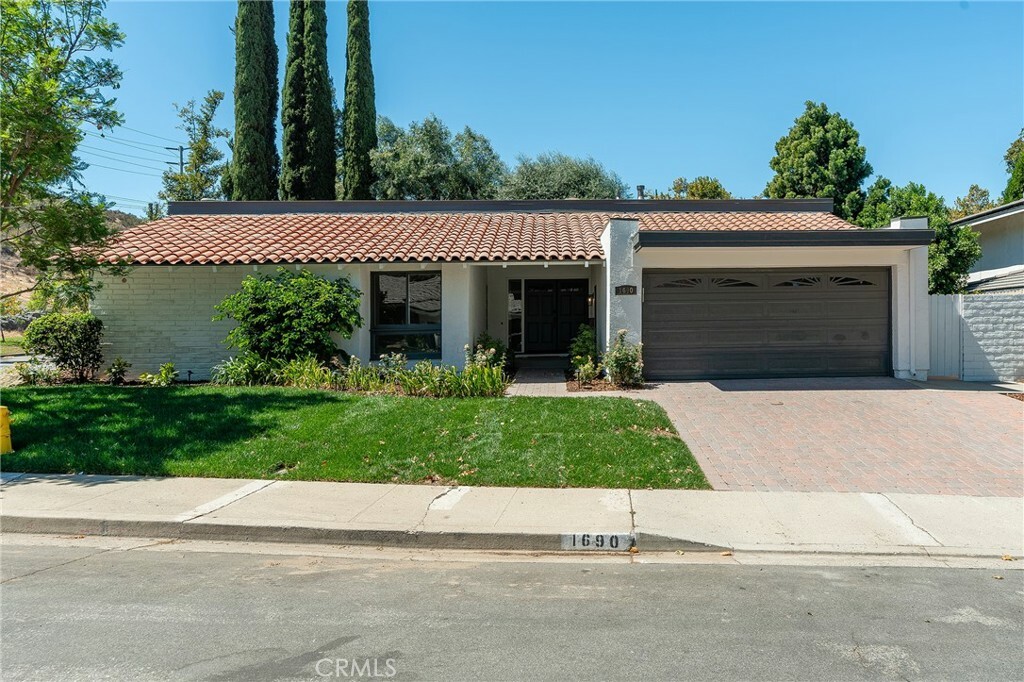 Property Photo:  1690 Camberwell Place  CA 91361 