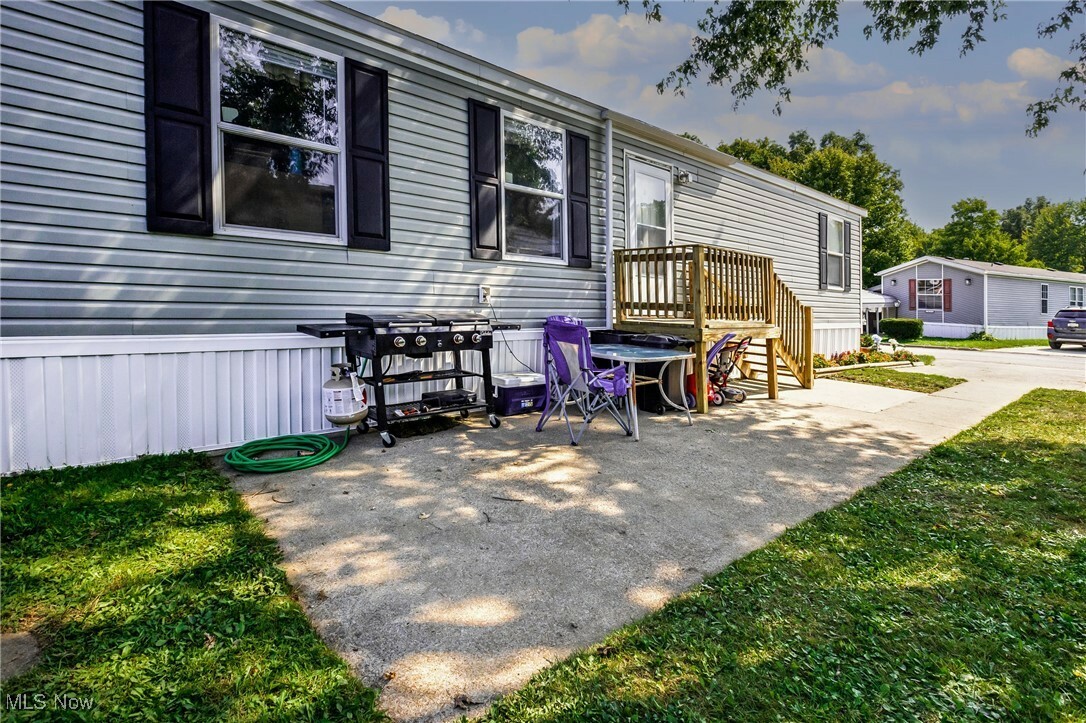 Property Photo:  1049 South Park Drive  OH 44403 