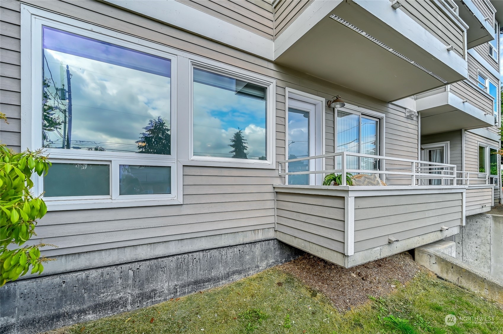 Property Photo:  1511  14th Avenue S 103  WA 98144 