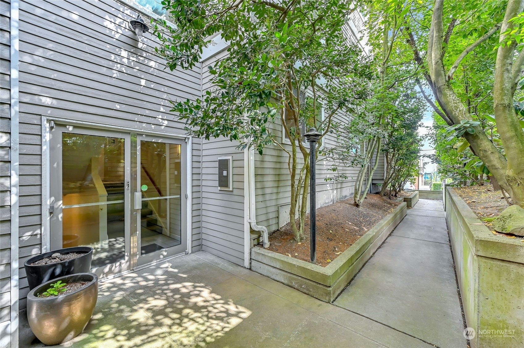 Property Photo: 1511 14th Avenue S 103 WA 98144