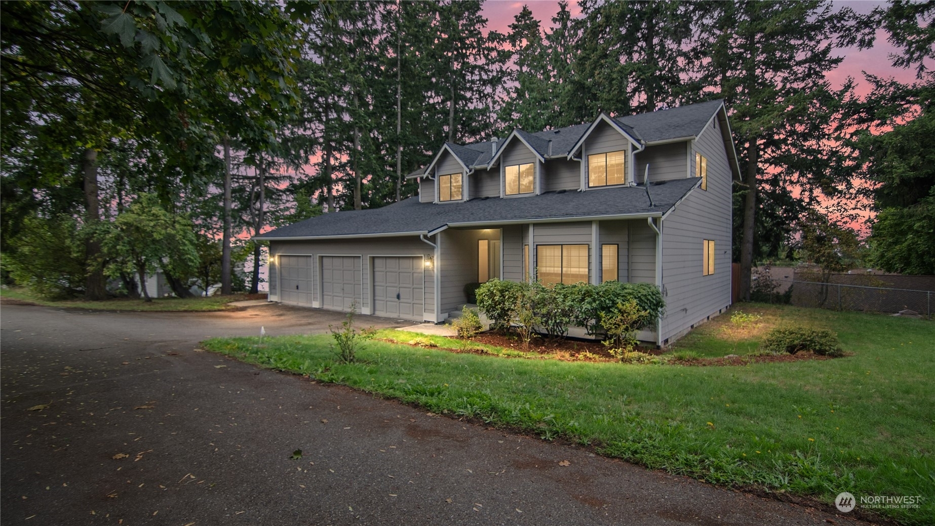 Property Photo:  9424 S 240th Street  WA 98031 