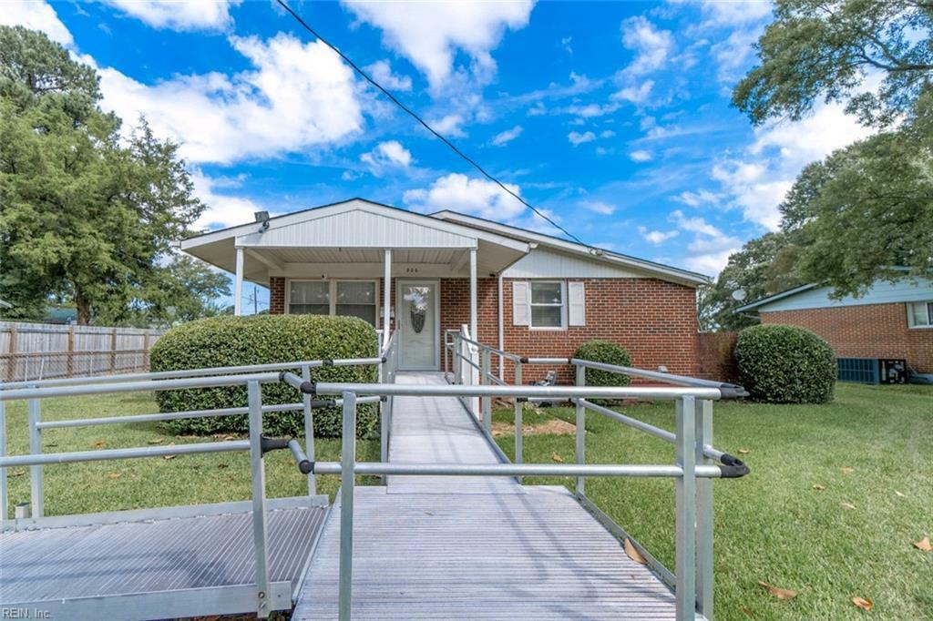 Property Photo:  906 Roosevelt Boulevard  VA 23701 