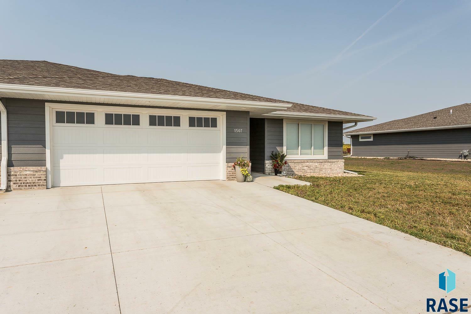 Property Photo:  1507 Neil Ave  SD 57022 