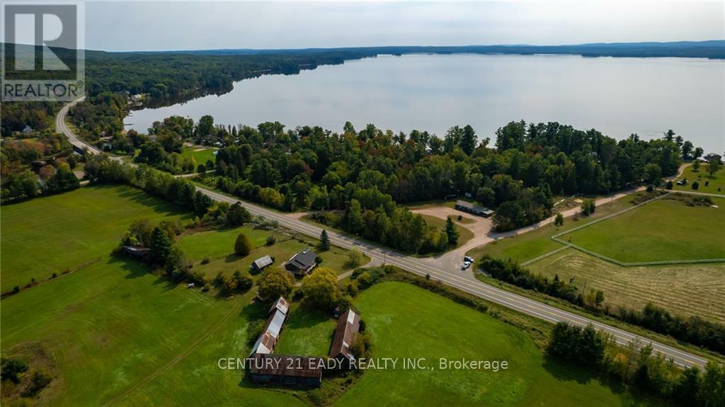 Photo de la propriété:  13732 60 Expressway  ON K0J 1X0 