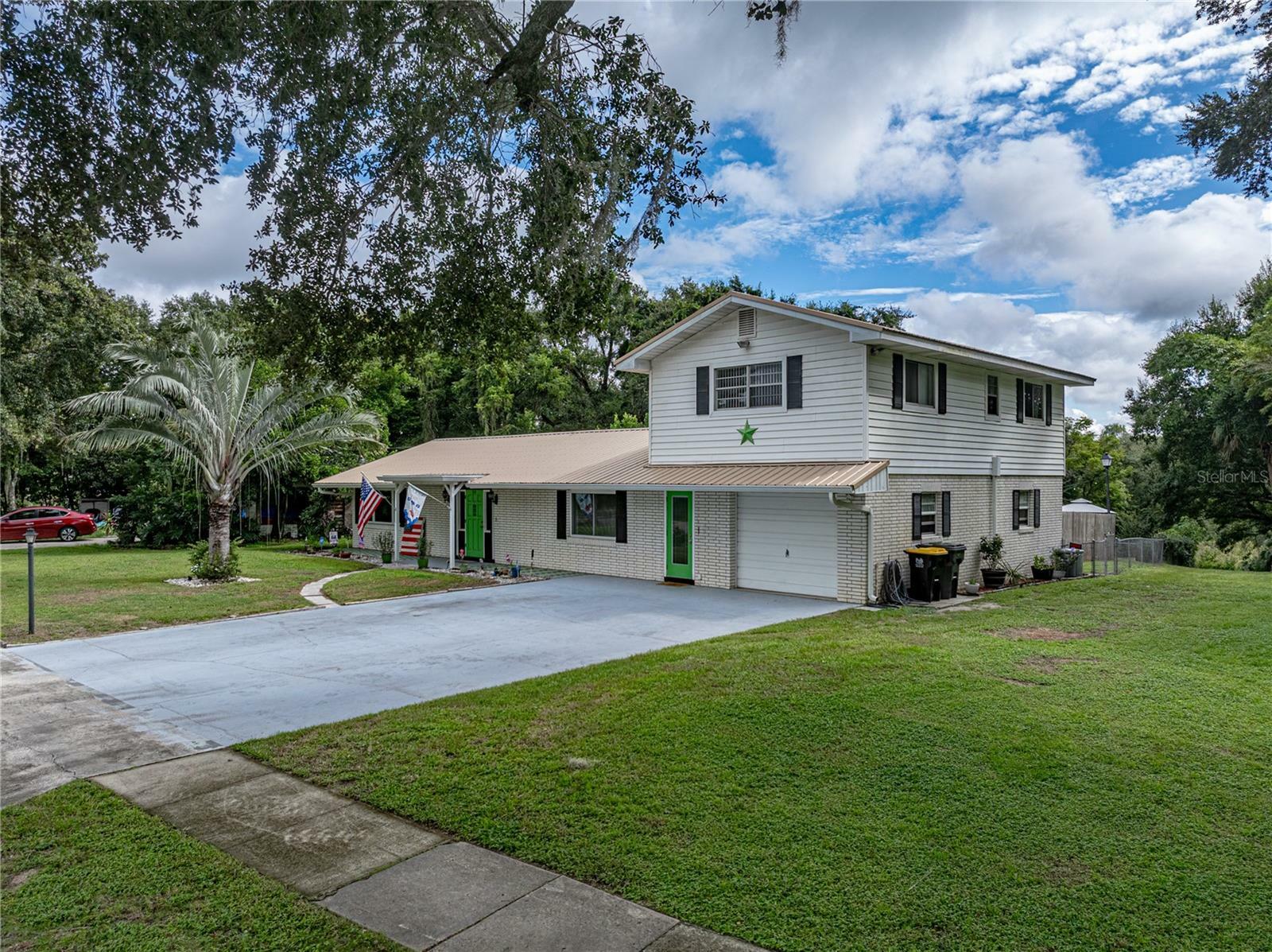 Property Photo:  515 Lorraine Circle  FL 33853 