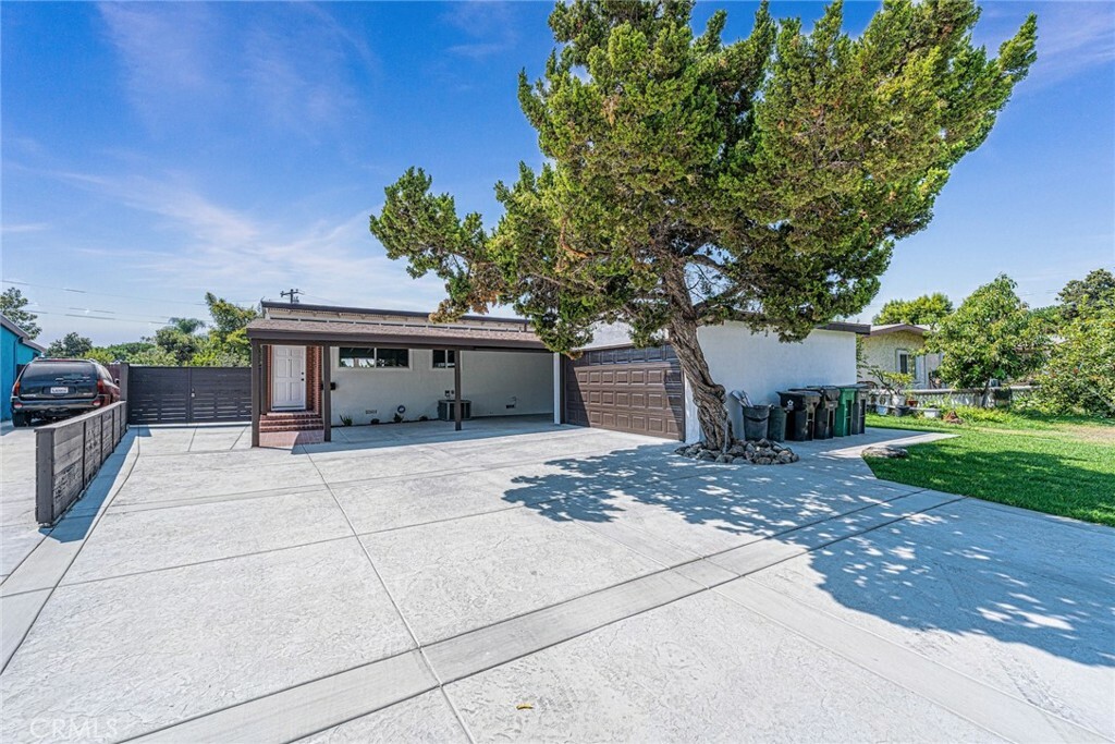 Property Photo:  10811 Mayes Drive  CA 90604 