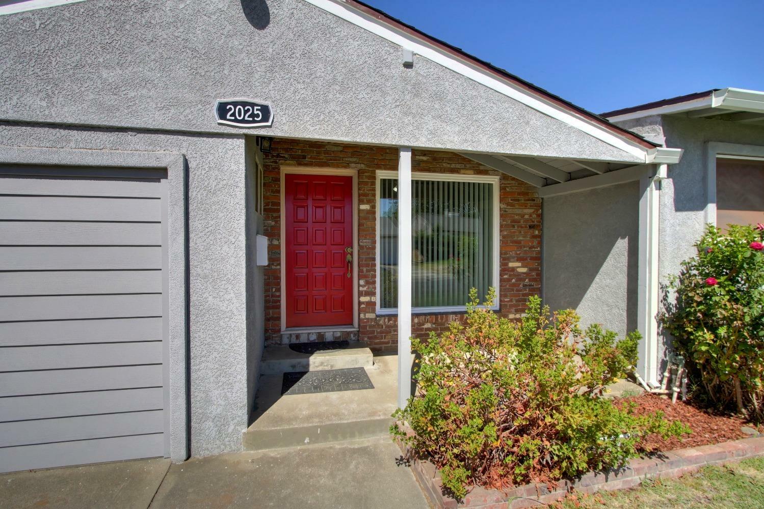 Property Photo:  2025 Bowling Green Drive  CA 95825 